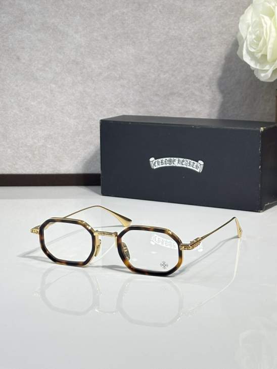 Picture of Chrome Hearts Sunglasses _SKUfw77318298fw